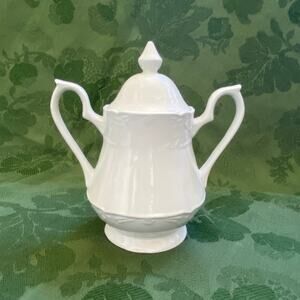 Vintage White Ironstone Sugar Bowl England Double Handle Lid approx 6"